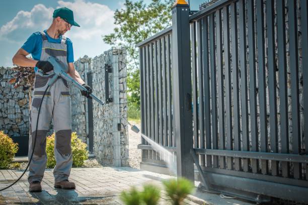 Best Animal Enclosure Cleaning  in Utqiagvik, AK